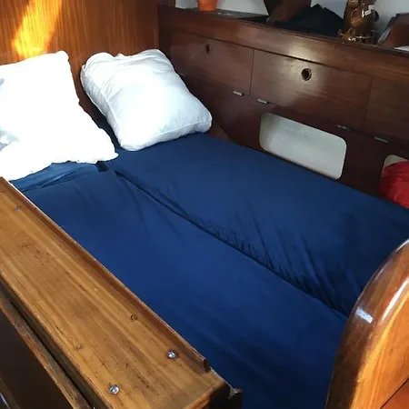 Voilier De 9m 4 Couchages *